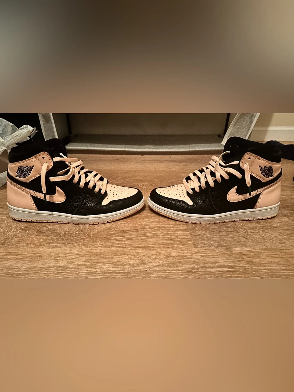 Jordan 1 High - Crimson Tint - 2019